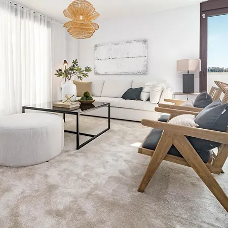 Lmea20a - Luxury - Pool View & Walk To Estepona