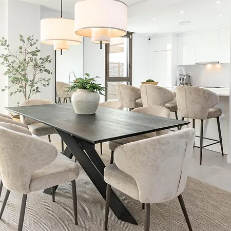 Lmea20a - Luxury - Pool View & Walk To *