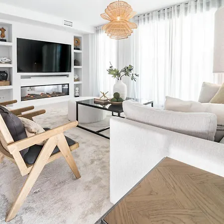 Daire Lmea20a - Luxury - Pool View & Walk To *