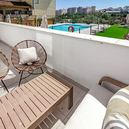 Daire Lmea20a - Luxury - Pool View & Walk To *