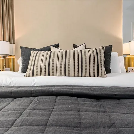 Lmea20a - Luxury - Pool View & Walk To Apartment
