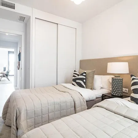 Lmea20a - Luxury - Pool View & Walk To Apartment *