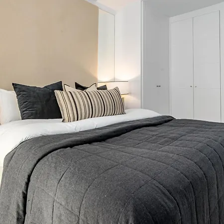 Lmea20a - Luxury - Pool View & Walk To Apartment Estepona