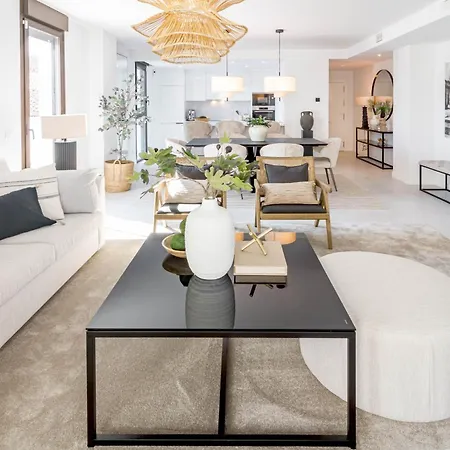 Lmea20a - Luxury - Pool View & Walk To Estepona